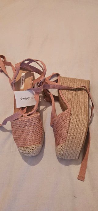 Sandalia cuña  Stradivarius Talla 40 Rosa/Beige