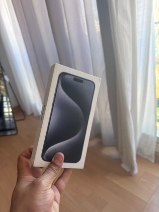 Caja de iPhone 15 pro Max en excelentes condcondic