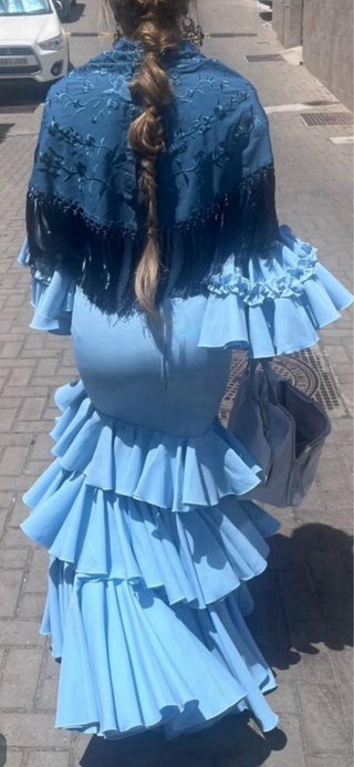 Traje de Gitana Azul con Mantoncillo