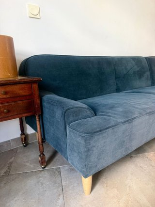 Divano chaise longue in velluto blu nordico