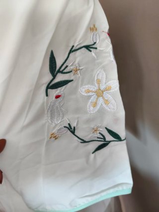 Conjunto estilo chino blanco y verde