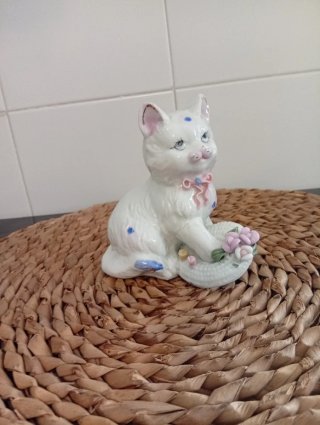 gato de porcelana