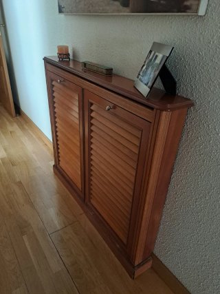 Mueble cubreradiador de madera