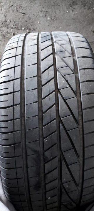 275/40 R19 101Y