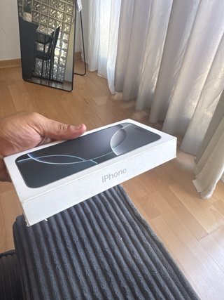 Caja iPhone 16 Pro Max