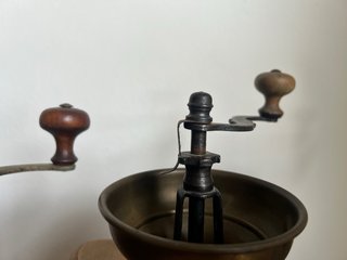 3 Antichi Macinini da Caffè in Legno e Bronzo
