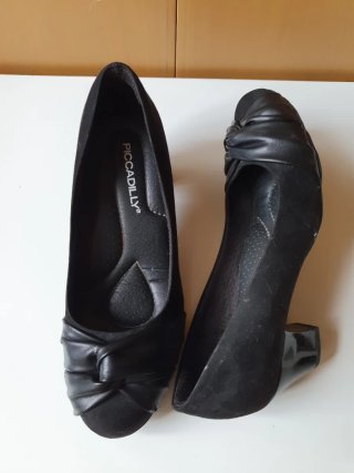 Sapatos Piccadilly pretos senhora