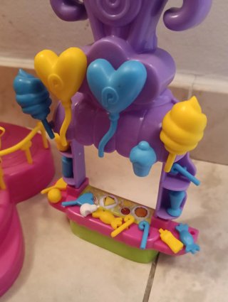 Parque de atracciones Pinypon con figuras
