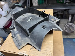 Tapa paso rueda Aprilia RS50 Culo Avispa