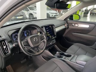 Volvo XC40 Momentum Pro T2 1.5 129CV Auto. EL TOP!