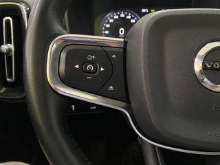 Volvo XC40 Momentum Pro T2 1.5 129CV Auto. EL TOP!