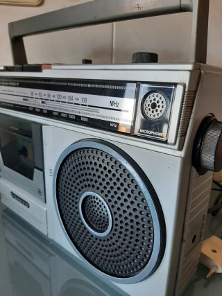 Radio Casete Sanyo M2402-4F Vintage