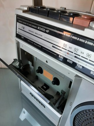 Radio Casete Sanyo M2402-4F Vintage