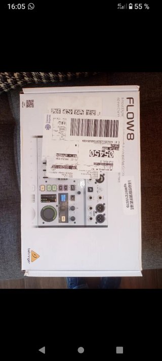 Mesa de mezclas Behringer FLOW 8
