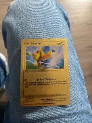 Carta Pokémon Pikachu Base Set Dorada