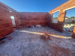 Parcela 2000m2