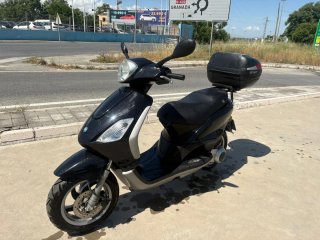 Piaggio Fly 125 Negra