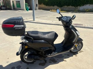 Piaggio Fly 125 Negra