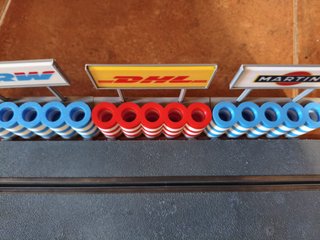Neumáticos decorativos con publicidad Scalextric