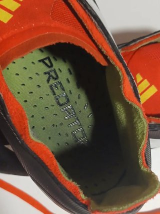 Guantes Reusch Unai Simón y Botas Predator