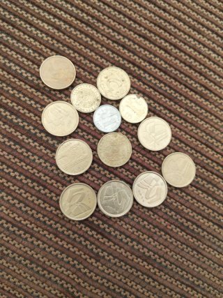 Lote de monedas de céntimos variadas y moneda 5pts