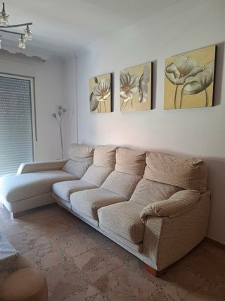 Sofá modular beige y rosa