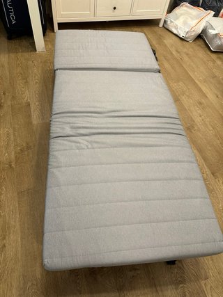Butaca convertible Ikea Ilit gris