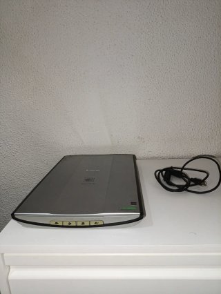 Escáner Canon CanoScan LiDE 200