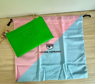Bolso Chiara Ferragni verde con cadena dorada