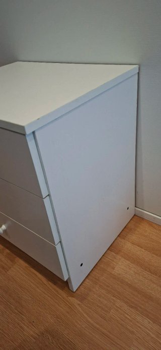 Cajonera blanca de madera