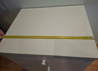 Cajonera blanca de madera