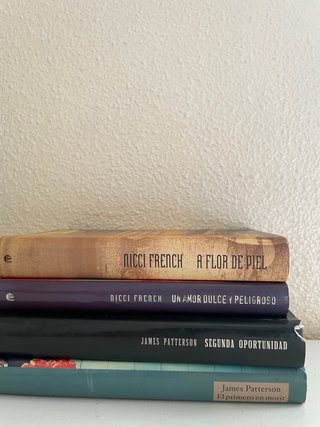 Lote de 4 libros crimen y misterio