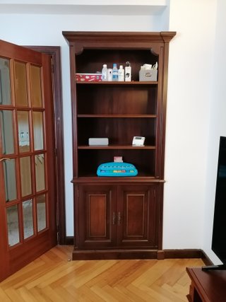 Mueble de salón madera oscura