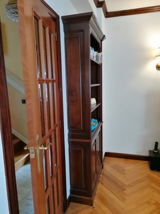Mueble de salón madera oscura