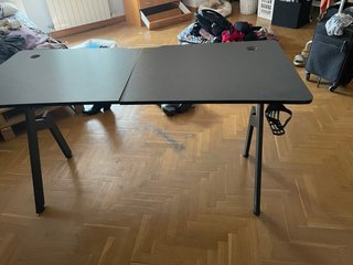 Mesa de ordenador negra