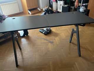 Mesa de ordenador negra