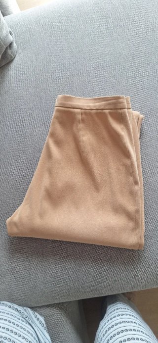 Traje color mantequilla/beige claro talla 38 Zara