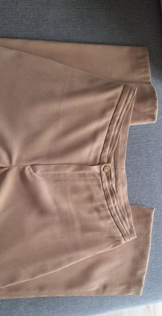 Traje color mantequilla/beige claro talla 38 Zara