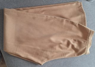 Traje color mantequilla/beige claro talla 38 Zara