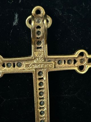 Colgante Cruz Oro con Esmeraldas y Diamantes