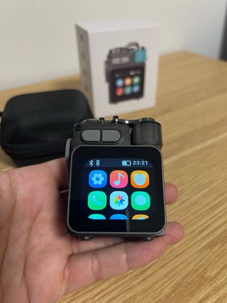 Altavoz bluetooth portátil pantalla táctil