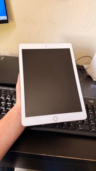 iPad 6ta Gen 2018 32GB Blanco + Cargador de regalo