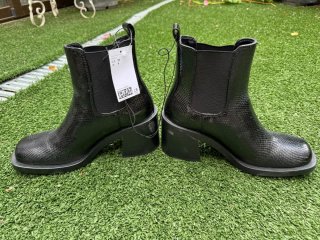 Botines tacón negros efecto piel serpiente