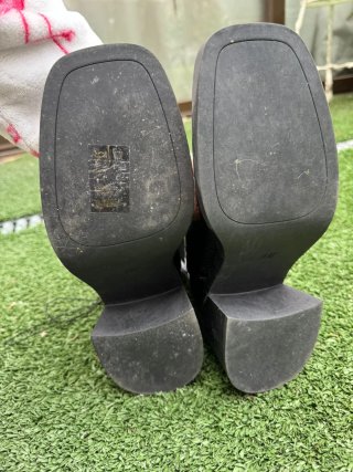 Botines tacón negros efecto piel serpiente