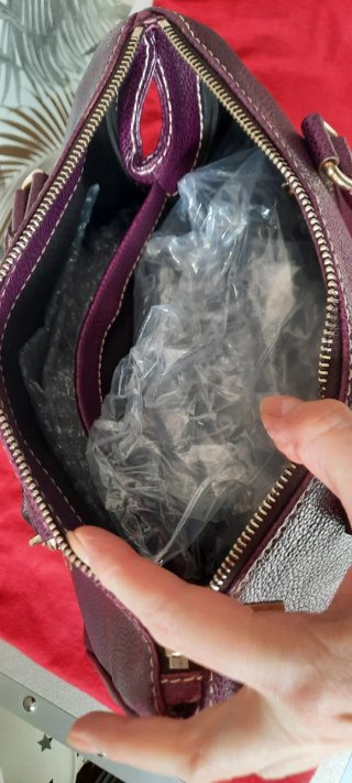 Bolso Carolina Herrera morado pvp 685