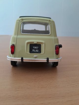 Renault 4 1/18