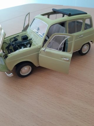 Renault 4 1/18