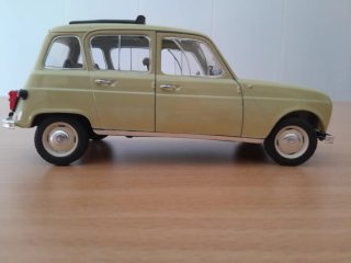 Renault 4 1/18