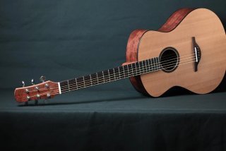 Guitarra Acústica Artesanal