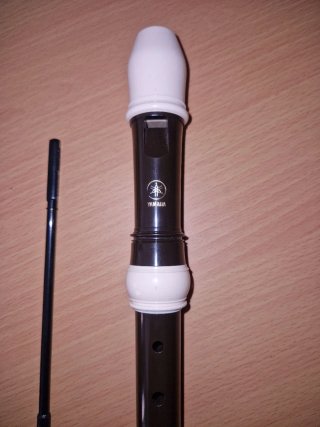 Flauta dulce Yamaha con funda y limpiador